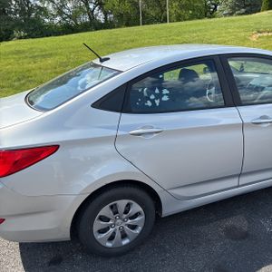 HYUNDAI ACCENT GLS - 9