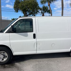 CHEVROLET EXPRESS 2500 - 4
