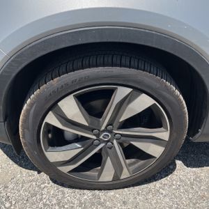 2023 Volvo XC40 B5 ULTIMATE DARK THEME thumbnail 17