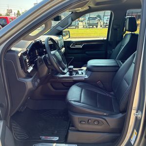 صورة 32 لـ 2023 Chevrolet SILVERADO 1500 RST