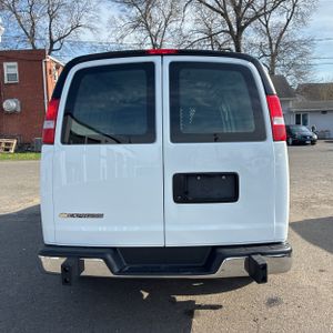 CHEVROLET EXPRESS 2500 - 7