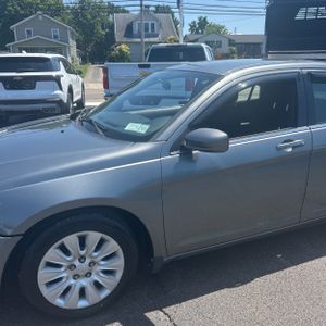2012 Chrysler 200 LX 照片 2