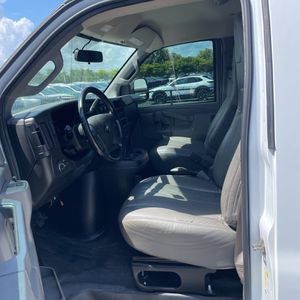 2022 Chevrolet EXPRESS 3500 — миниатюра 30
