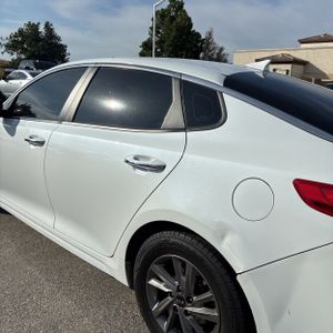 KIA OPTIMA LX - 6