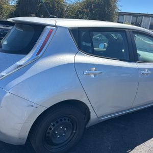 صورة 9 لـ 2013 Nissan LEAF S