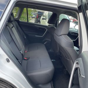2025 Toyota RAV4 LE 缩略图 35