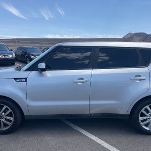2019 KIA SOUL + 照片 4