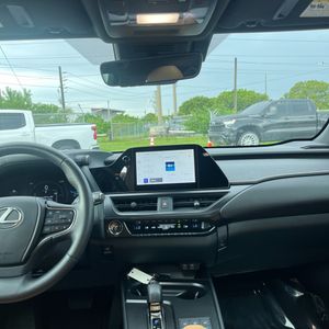 2025 Lexus UX 300H PREMIUM 照片 37