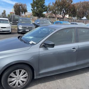 VOLKSWAGEN JETTA S - 2