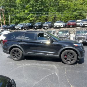FORD EXPLORER ST - 10