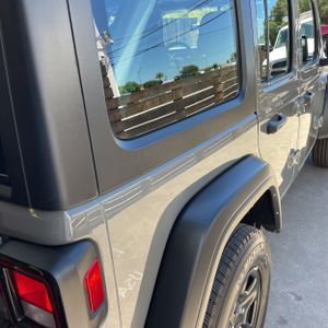 صورة 9 لـ 2022 JEEP WRANGLER UNLIMITED SPORT