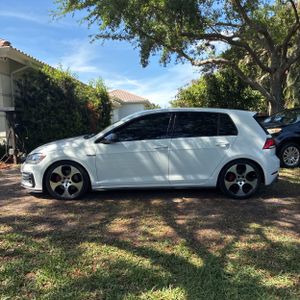 VOLKSWAGEN GOLF GTI SE - 3