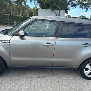 2017 KIA SOUL BASE 照片 4