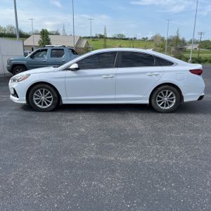 HYUNDAI SONATA SE - 3