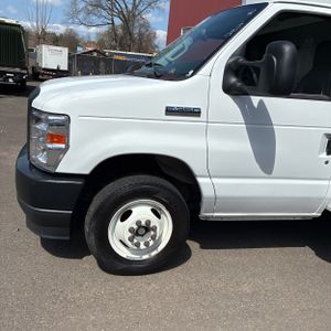 FORD E-350 CUTAWAY - 2