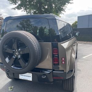 2024 LAND Rover DEFENDER 110 P400 X-DYNAMIC SE photo 8