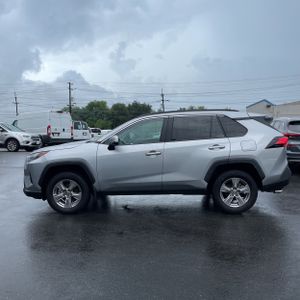 2025 Toyota RAV4 XLE photo 3