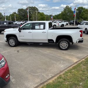 CHEVROLET SILVERADO 2500HD HIGH COUNTRY - 3
