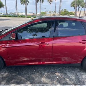 FORD FOCUS SE - 4