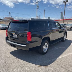 CHEVROLET SUBURBAN LT - 8