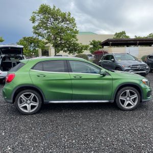 MERCEDES-BENZ GLA - 10