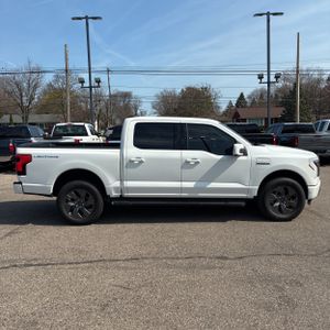 FORD F150 LIGHTNING LARIAT - 10