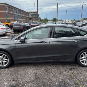FORD FUSION SE - 4