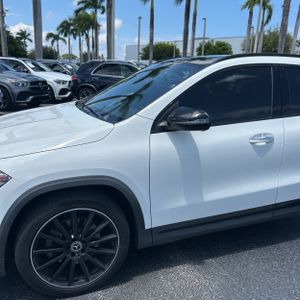 صورة 2 لـ 2021 Mercedes-BENZ GLA