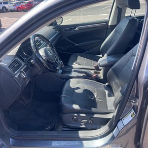 صورة 32 لـ 2018 Volkswagen PASSAT 2.0T SE