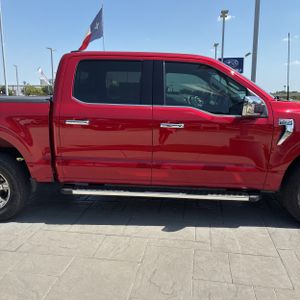صورة 9 لـ 2023 FORD F-150 LARIAT