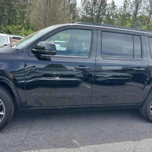 JEEP GRAND WAGONEER L OBSIDIAN - 4