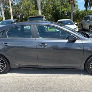 2023 KIA FORTE GT-LINE 照片 11