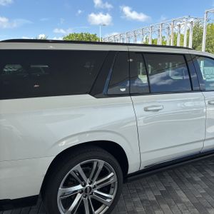 صورة 9 لـ 2025 Cadillac ESCALADE ESV SPORT PLATINUM