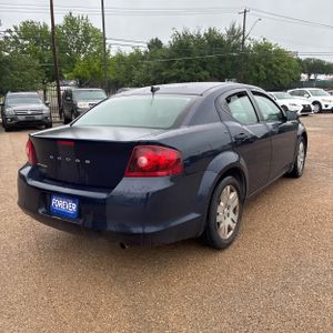 DODGE AVENGER SE - 8