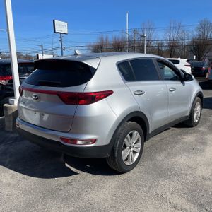 KIA SPORTAGE LX - 8