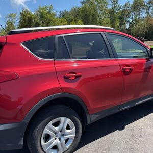 2015 Toyota RAV4 LE — фото 9
