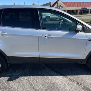 FORD ESCAPE SE - 9
