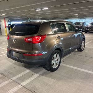 KIA SPORTAGE LX - 8