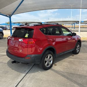 صورة 8 لـ 2014 Toyota RAV4 XLE