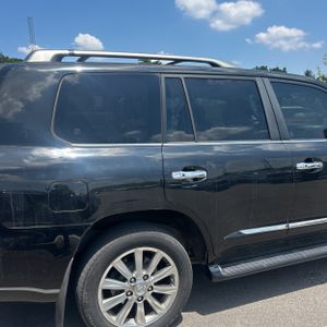 صورة 9 لـ 2009 Lexus LX 570 BASE
