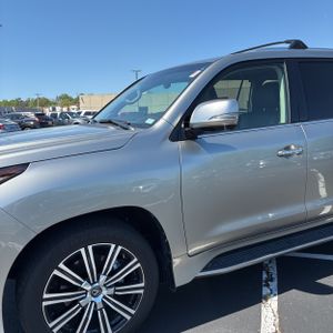 LEXUS LX 570 THREE-ROW - 2