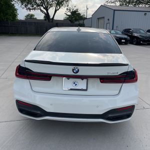 BMW 740I - 7