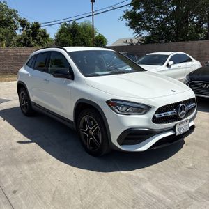MERCEDES-BENZ GLA - 10