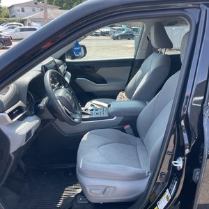 صورة مصغرة 31 لـ 2022 Toyota HIGHLANDER L