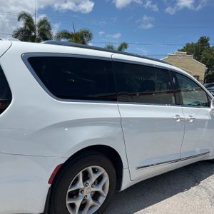 صورة 9 لـ 2017 Chrysler PACIFICA TOURING-L PLUS