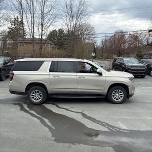 CHEVROLET SUBURBAN LT - 10