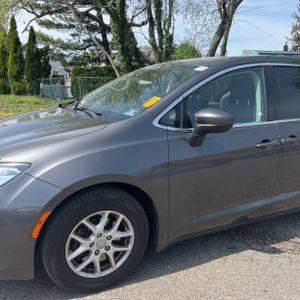 CHRYSLER PACIFICA TOURING - 2