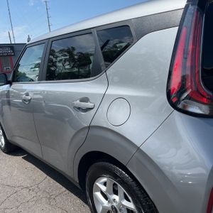 صورة 6 لـ 2023 KIA SOUL LX