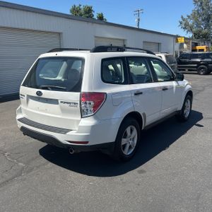 2011 Subaru FORESTER 2.5X — фото 8