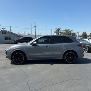 PORSCHE CAYENNE GTS - 3